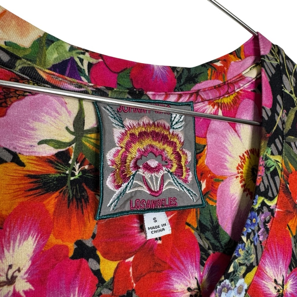 Johnny Was Rosey Rain Favorite V-neck Swing Tee - Picture 3 of 6